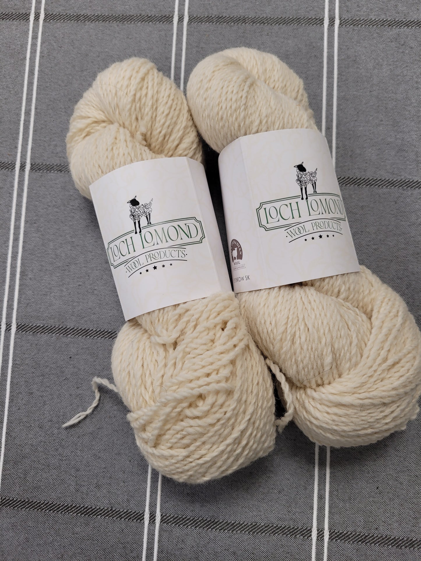 Loch Lomond Undyed Yarn - Worsted