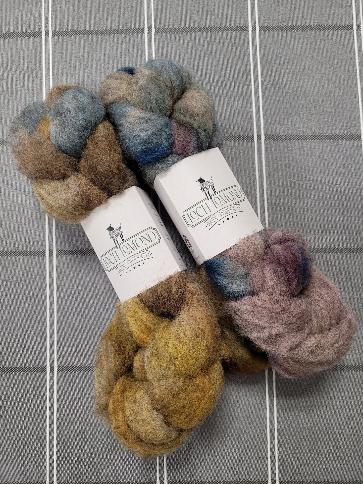 Loch Lomond Dyed Roving - Med Flock Blend