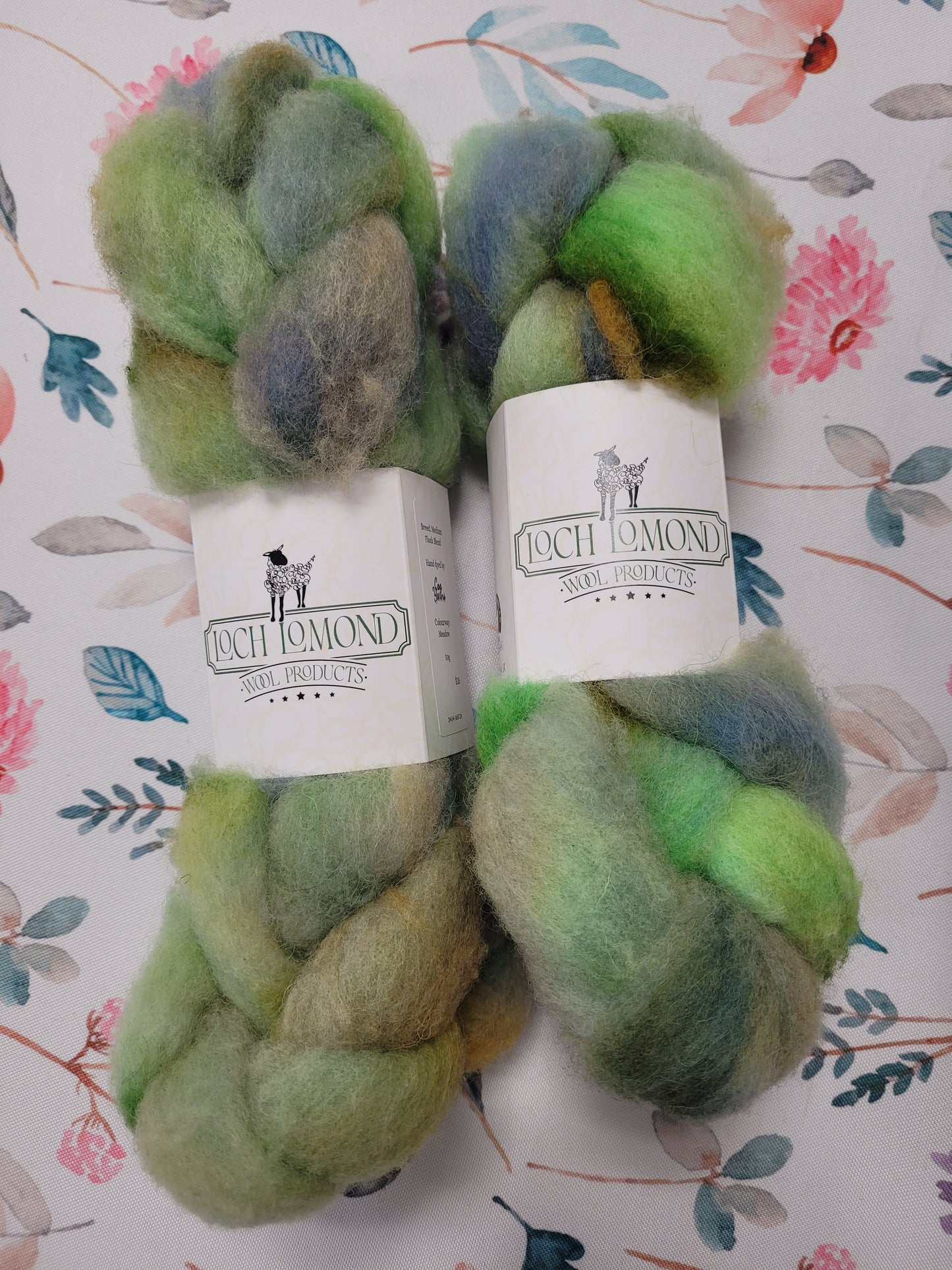 Loch Lomond Dyed Roving - Med Flock Blend