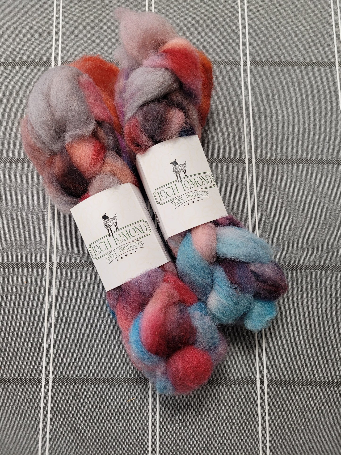 Loch Lomond Dyed Roving - Med Flock Blend