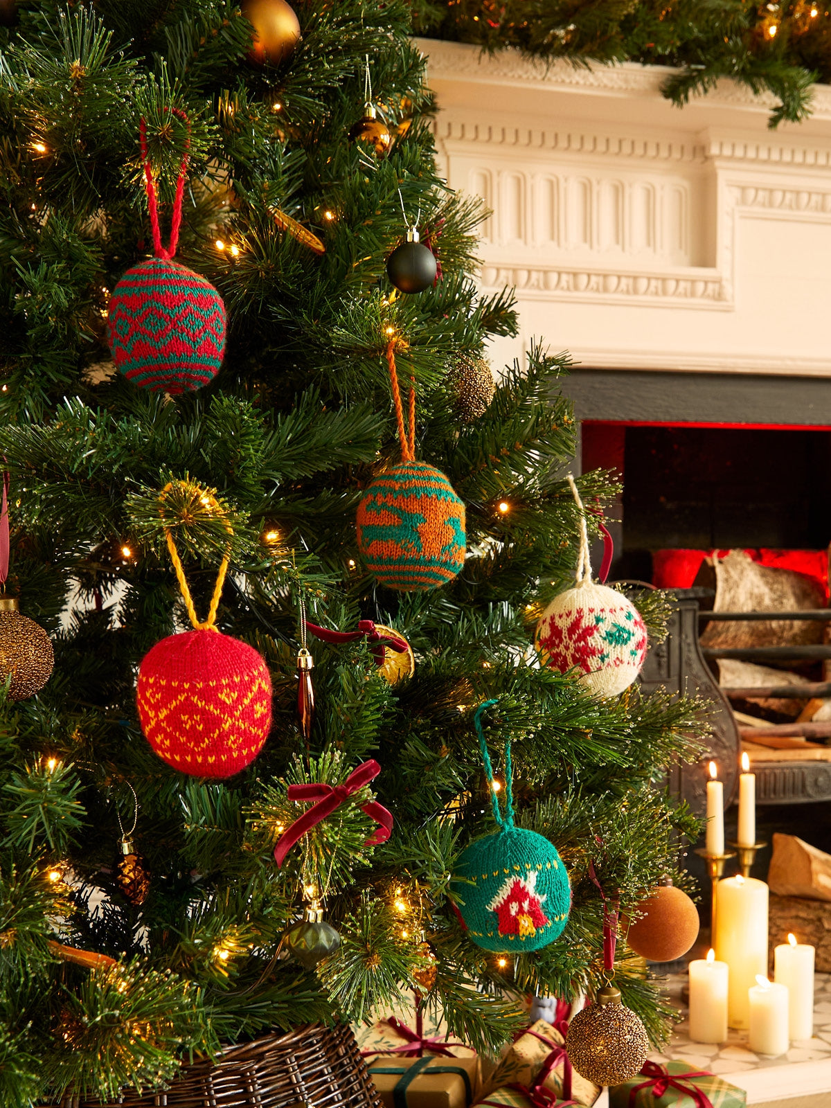 WYS Home For Christmas Pattern Book by Jenny Watson